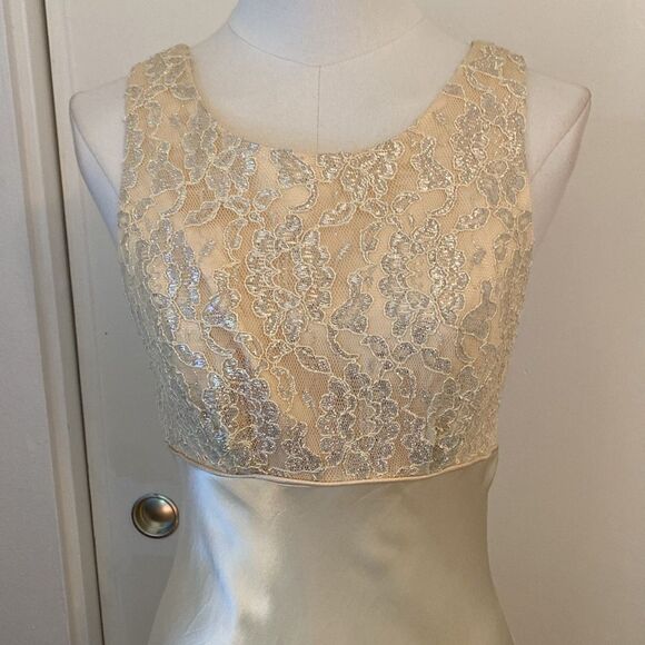 Vintage 90's Champagne/ Cream Lace Bodice Satin Maxi Gown Size 7/8 - Picture 3 of 15